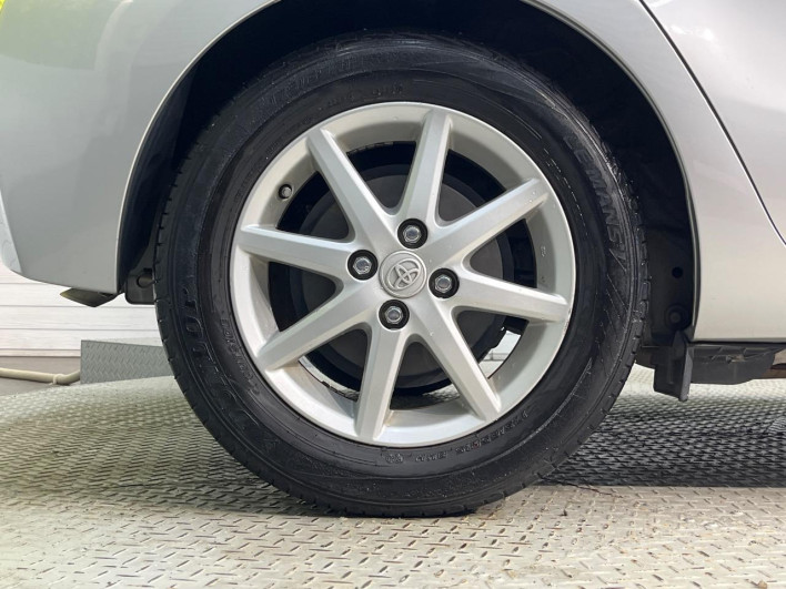 2013 Toyota Aqua DAA-NHP10 (UW-6a28d65f4bb02)[29]