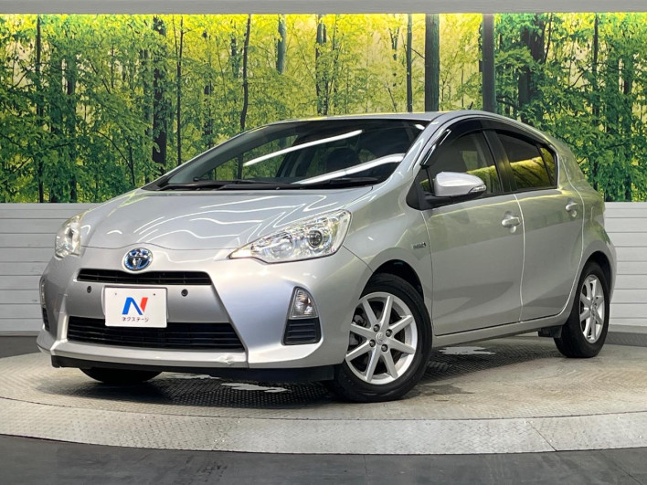 2013 Toyota Aqua DAA-NHP10 (UW-6a28d65f4bb02)[0]