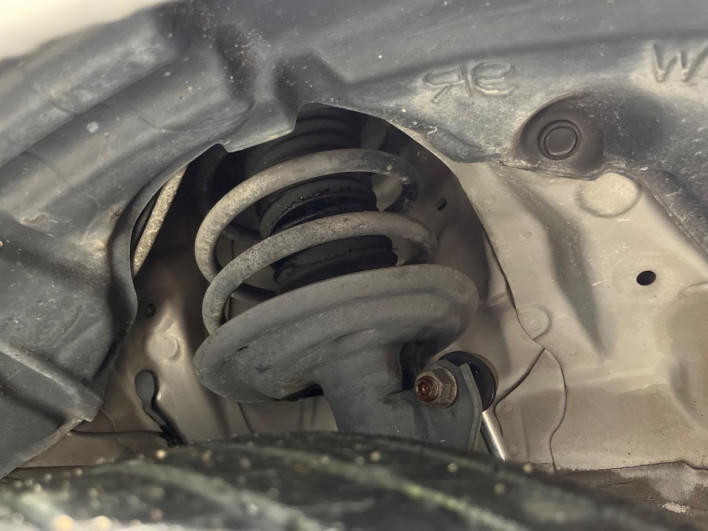 2013 Toyota Aqua DAA-NHP10 (UW-6a28d65f4bb02)[5]