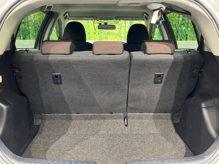 2013 Toyota Aqua DAA-NHP10 (UW-6a28d65f4bb02)[14]