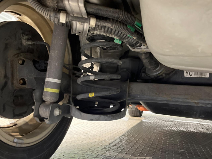 2013 Toyota Aqua DAA-NHP10 (UW-6a28d65f4bb02)[12]