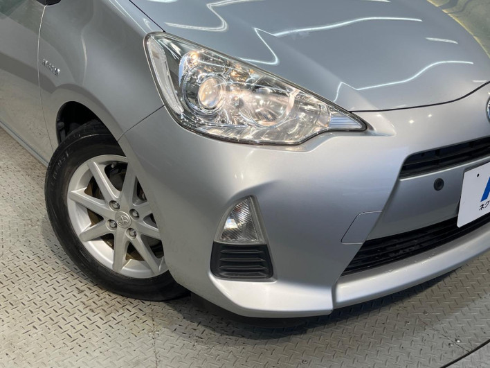 2013 Toyota Aqua DAA-NHP10 (UW-6a28d65f4bb02)[26]