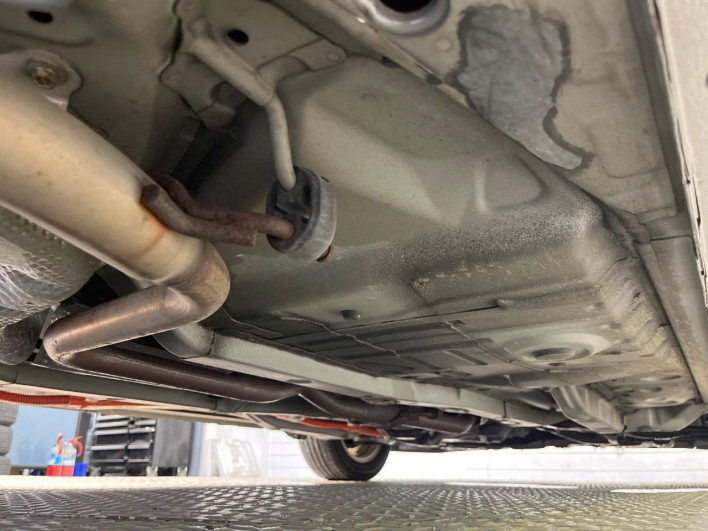2013 Toyota Aqua DAA-NHP10 (UW-6a28d65f4bb02)[13]