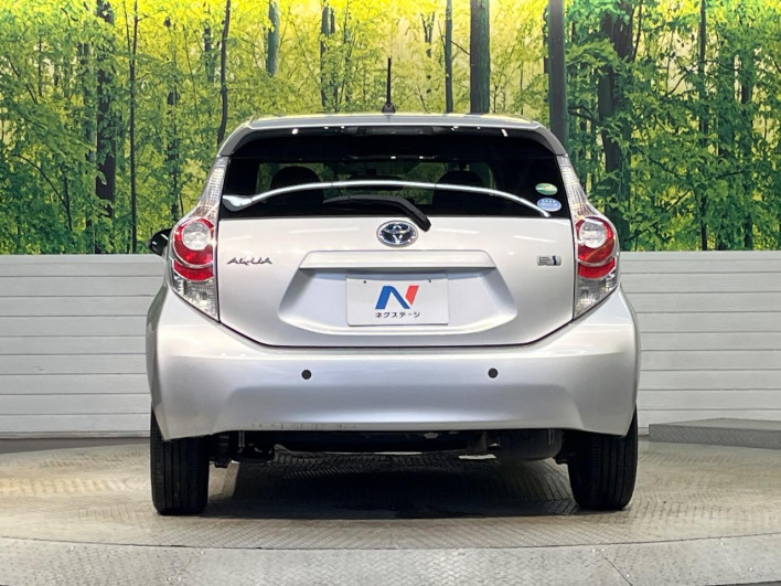 2013 Toyota Aqua DAA-NHP10 (UW-6a28d65f4bb02)[9]