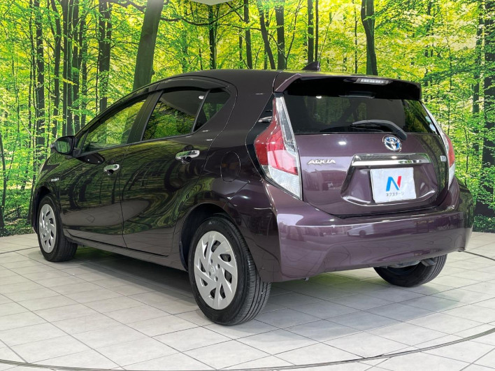 2016 Toyota Aqua DAA-NHP10 (UW-6a28d661508a5)[19]