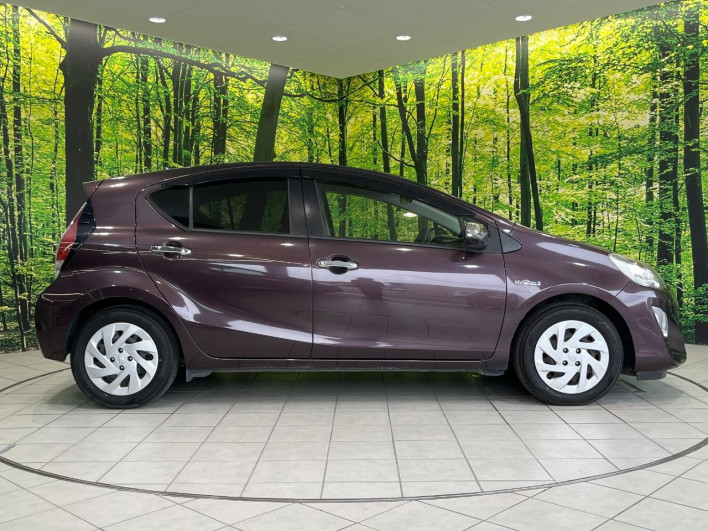 2016 Toyota Aqua DAA-NHP10 (UW-6a28d661508a5)[16]
