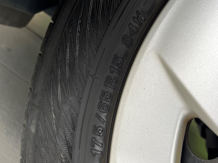 2016 Toyota Aqua DAA-NHP10 (UW-6a28d661508a5)[10]