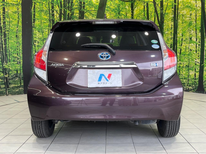 2016 Toyota Aqua DAA-NHP10 (UW-6a28d661508a5)[26]