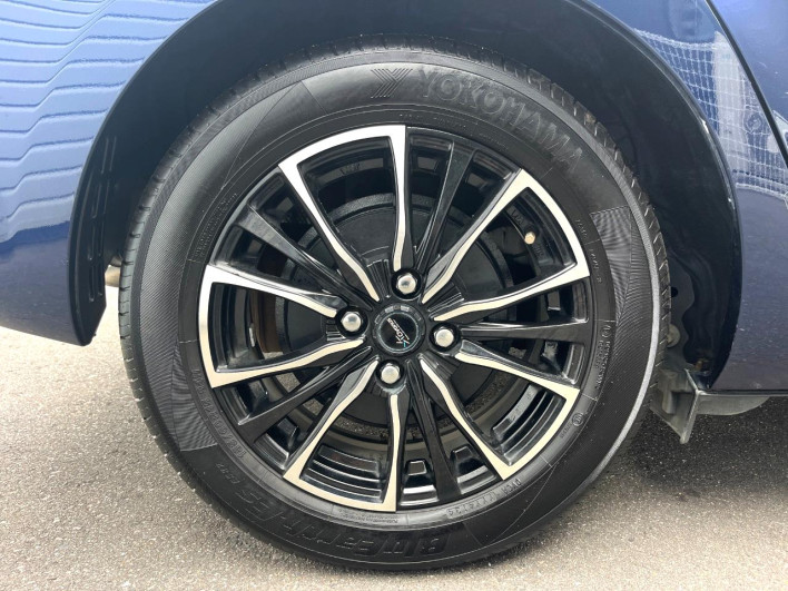 2017 Toyota Aqua DAA-NHP10 (UW-6a28d6631f085)[8]