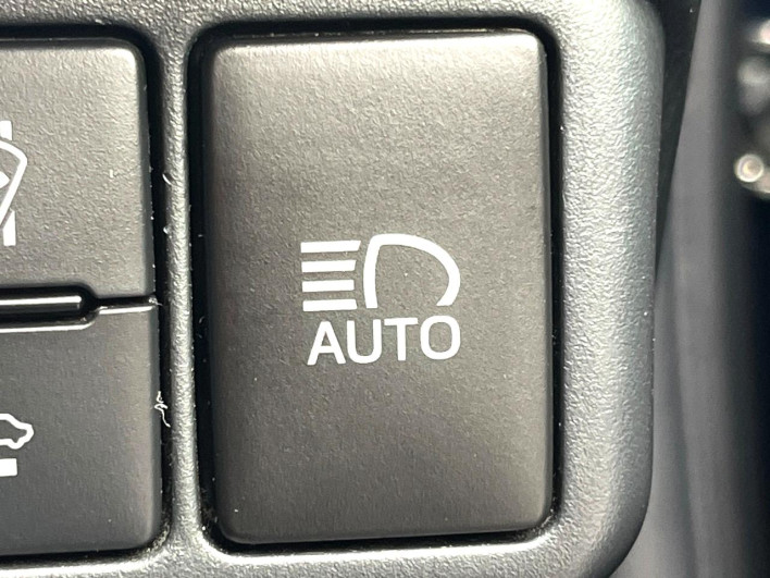 2017 Toyota Aqua DAA-NHP10 (UW-6a28d6631f085)[13]