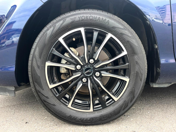2017 Toyota Aqua DAA-NHP10 (UW-6a28d6631f085)[4]