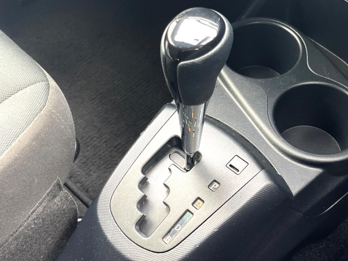 2017 Toyota Aqua DAA-NHP10 (UW-6a28d6631f085)[24]