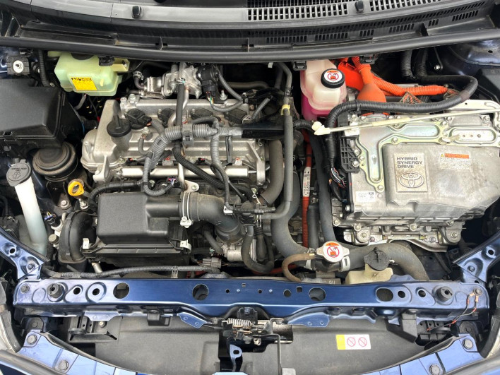 2017 Toyota Aqua DAA-NHP10 (UW-6a28d6631f085)[9]