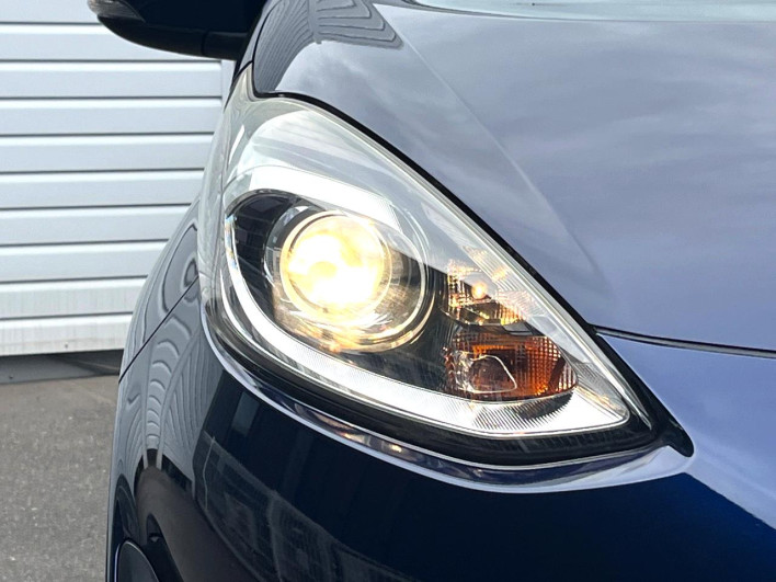 2017 Toyota Aqua DAA-NHP10 (UW-6a28d6631f085)[11]