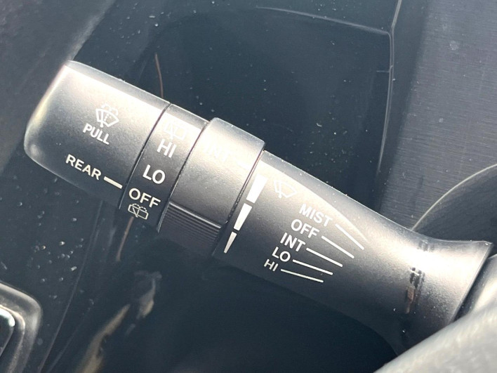 2017 Toyota Aqua DAA-NHP10 (UW-6a28d6631f085)[18]