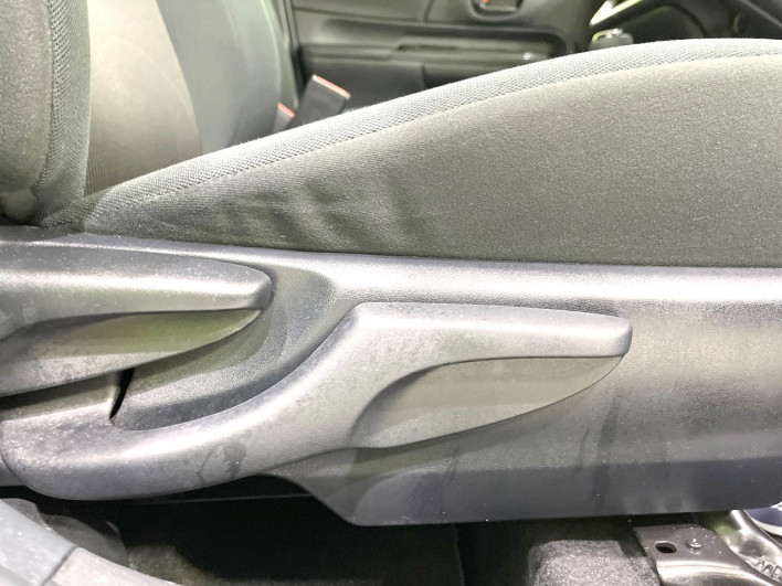 2018 Toyota Aqua DAA-NHP10 (UW-6a28d663a7e4f)[19]