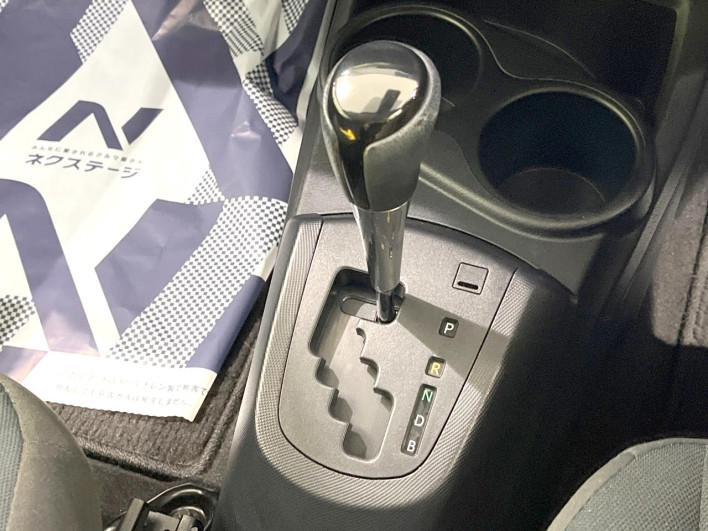 2018 Toyota Aqua DAA-NHP10 (UW-6a28d663a7e4f)[27]