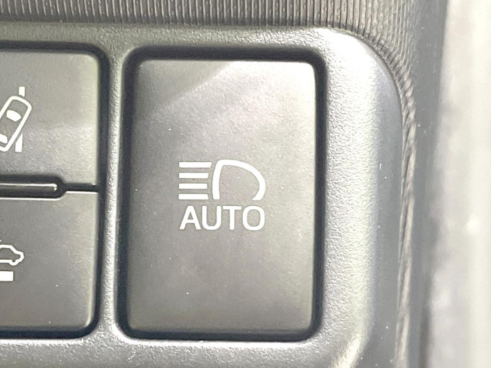 2018 Toyota Aqua DAA-NHP10 (UW-6a28d663a7e4f)[23]