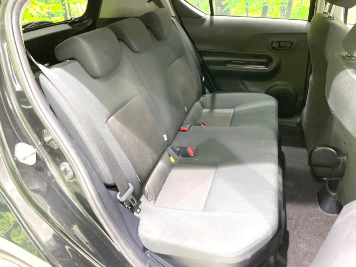 2018 Toyota Aqua DAA-NHP10 (UW-6a28d663a7e4f)[18]