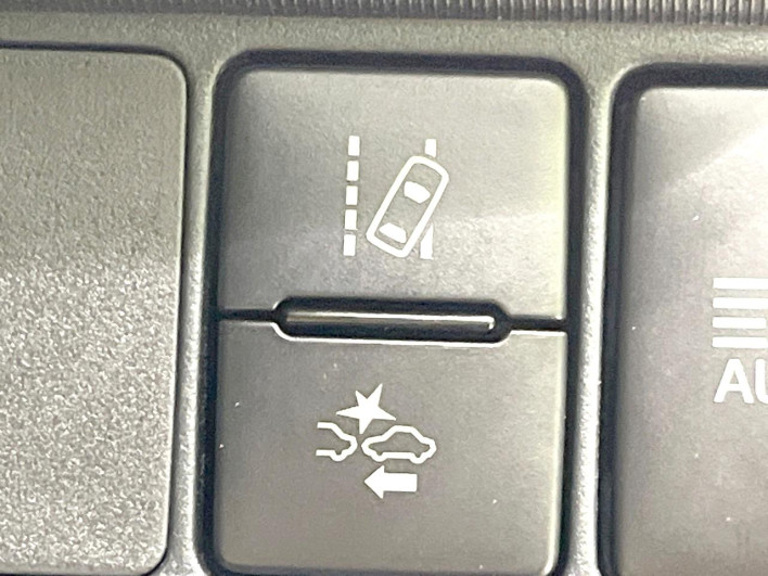2018 Toyota Aqua DAA-NHP10 (UW-6a28d663a7e4f)[25]