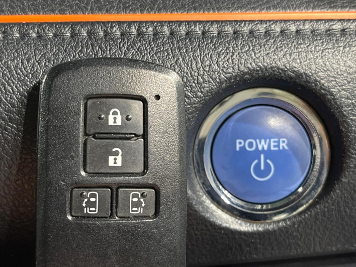 2015 Toyota Sienta DAA-NHP170G (UW-6a28d6656ddf5)[8]