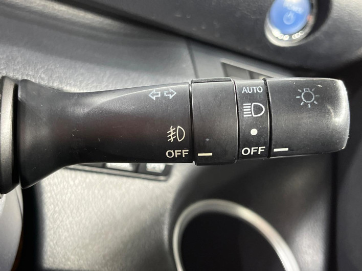 2015 Toyota Sienta DAA-NHP170G (UW-6a28d6656ddf5)[19]