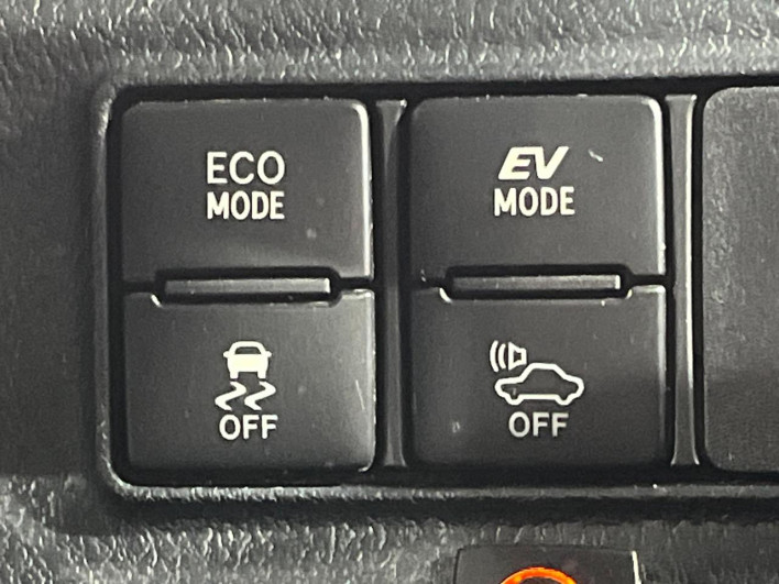 2015 Toyota Sienta DAA-NHP170G (UW-6a28d6656ddf5)[20]
