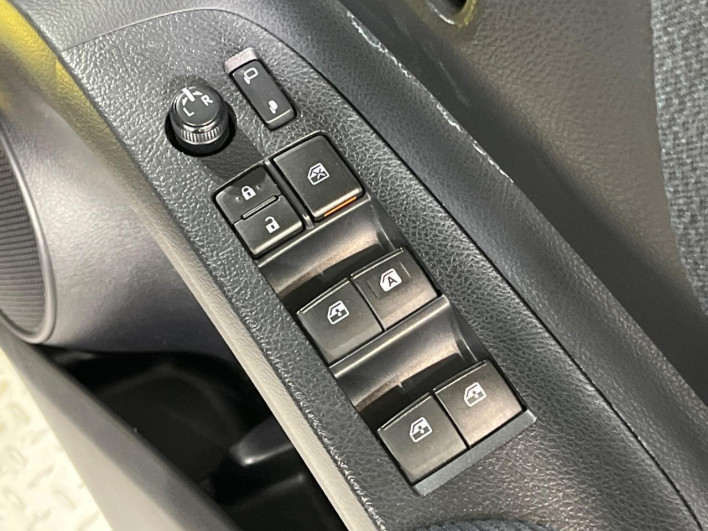 2015 Toyota Sienta DAA-NHP170G (UW-6a28d6656ddf5)[7]