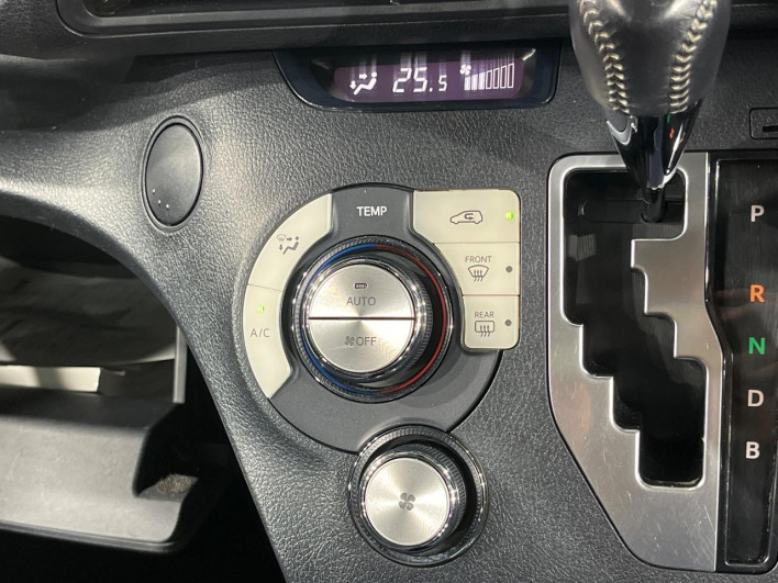2015 Toyota Sienta DAA-NHP170G (UW-6a28d6656ddf5)[22]