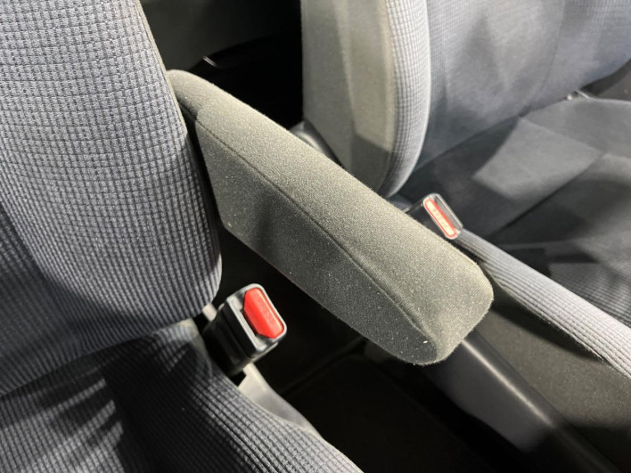 2015 Toyota Sienta DAA-NHP170G (UW-6a28d6656ddf5)[29]