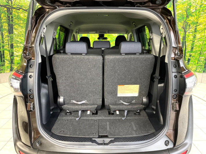 2017 Toyota Sienta DAA-NHP170G (UW-6a28d666818a3)[15]