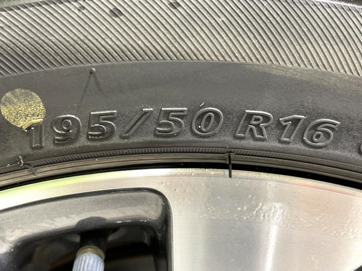 2017 Toyota Sienta DAA-NHP170G (UW-6a28d666818a3)[27]