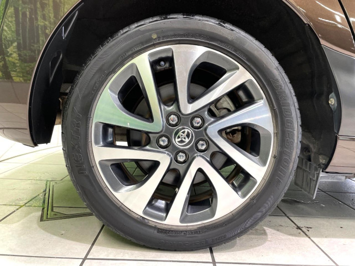 2017 Toyota Sienta DAA-NHP170G (UW-6a28d666818a3)[26]