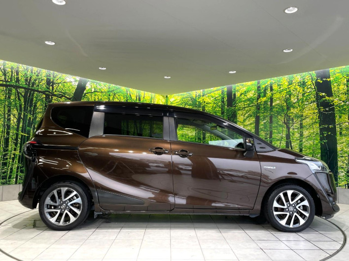 2017 Toyota Sienta DAA-NHP170G (UW-6a28d666818a3)[20]