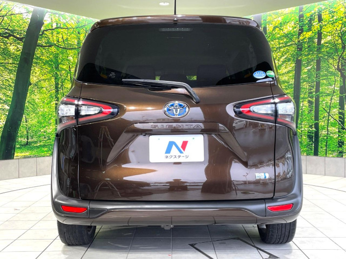 2017 Toyota Sienta DAA-NHP170G (UW-6a28d666818a3)[18]