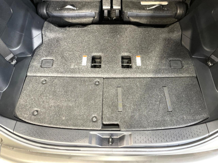 2017 Toyota Sienta DAA-NHP170G (UW-6a28d666818a3)[14]