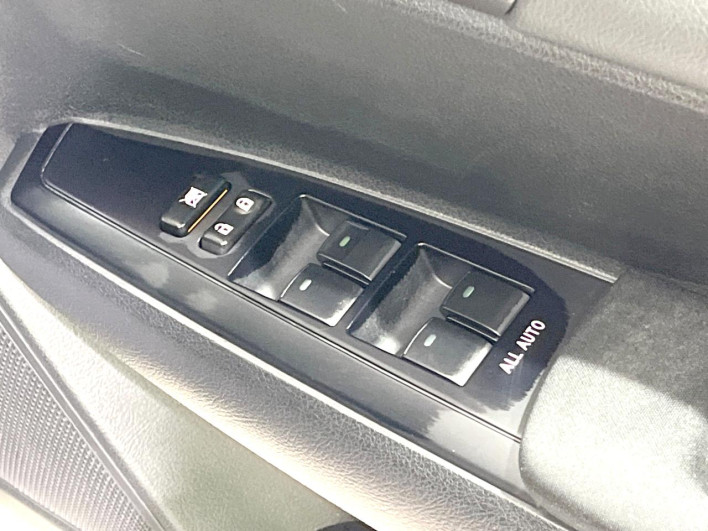 2015 Toyota Corolla Fielder DAA-NKE165G (UW-6a28d668b0da0)[24]