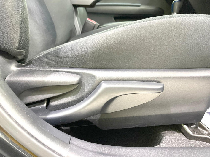 2015 Toyota Corolla Fielder DAA-NKE165G (UW-6a28d668b0da0)[22]