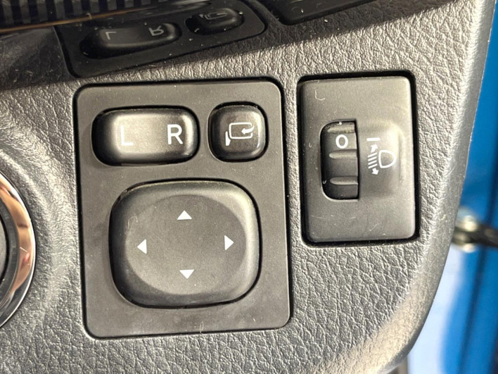 2017 Toyota Vitz DBA-NSP130 (UW-6a28d6690e78f)[8]