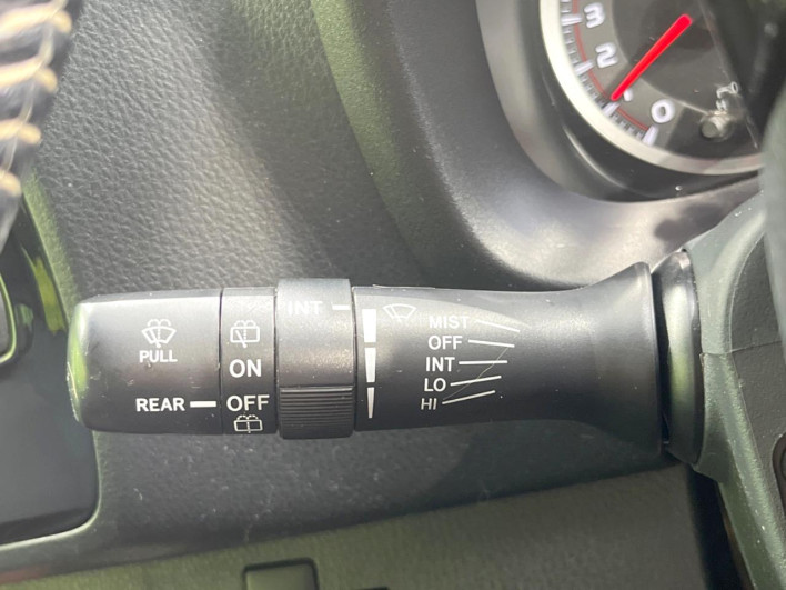 2017 Toyota Vitz DBA-NSP130 (UW-6a28d6690e78f)[22]