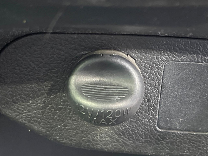 2017 Toyota Vitz DBA-NSP130 (UW-6a28d6690e78f)[11]