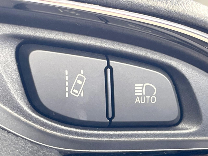 2017 Toyota Vitz DBA-NSP130 (UW-6a28d6690e78f)[23]
