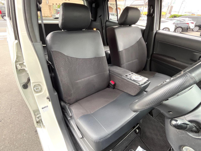 2013 Toyota bB CBA-QNC21 (UW-6a28d6758997c)[23]