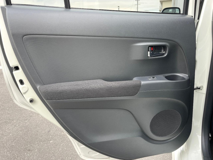 2013 Toyota bB CBA-QNC21 (UW-6a28d6758997c)[28]
