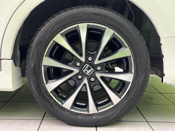 2014 Honda Stepwgn Spada DBA-RK5 (UW-6a28d6795d983)[17]