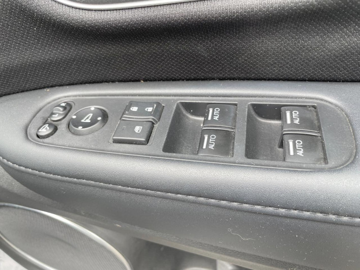 2017 Honda VEZEL DAA-RU4 (UW-6a28d682d45b4)[14]