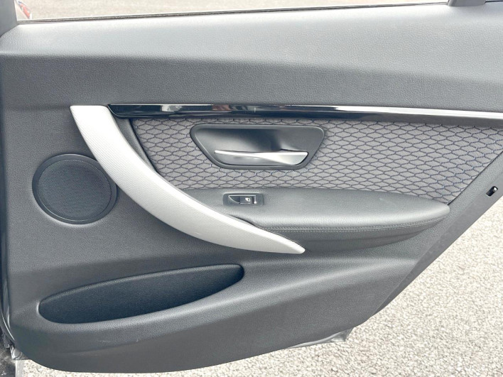 2016 BMW 3 Series DBA-8A20 (UW-6a28d6b1aebe9)[19]
