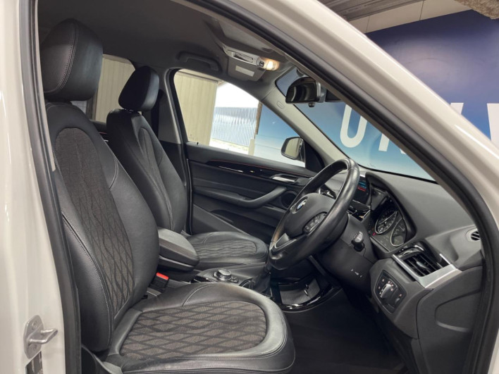 2015 BMW X1 DBA-HS20 (UW-6a28d6b322a0e)[29]