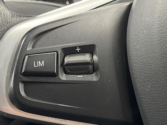 2015 BMW X1 DBA-HS20 (UW-6a28d6b322a0e)[25]