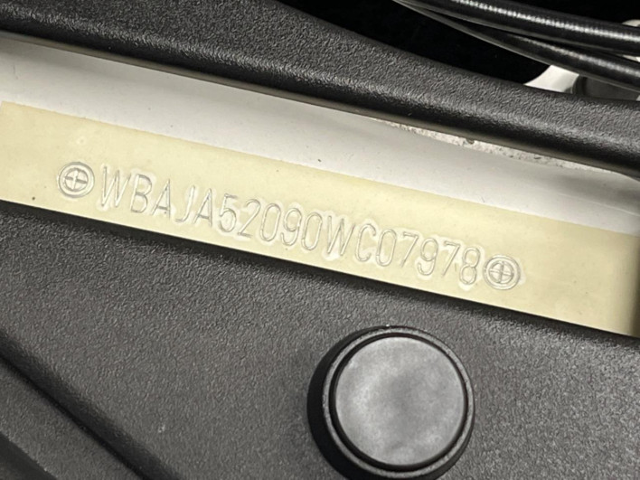 2017 BMW 5 Series DBA-JA20 (UW-6a28d6b3cac81)[1]
